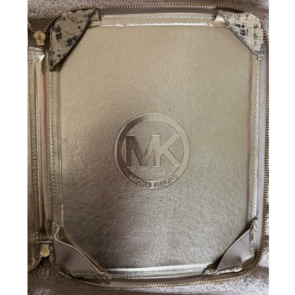 Michael Kors Snakeskin Embossed Zip‎ Around Tablet Case Grey Cream Gold Logo